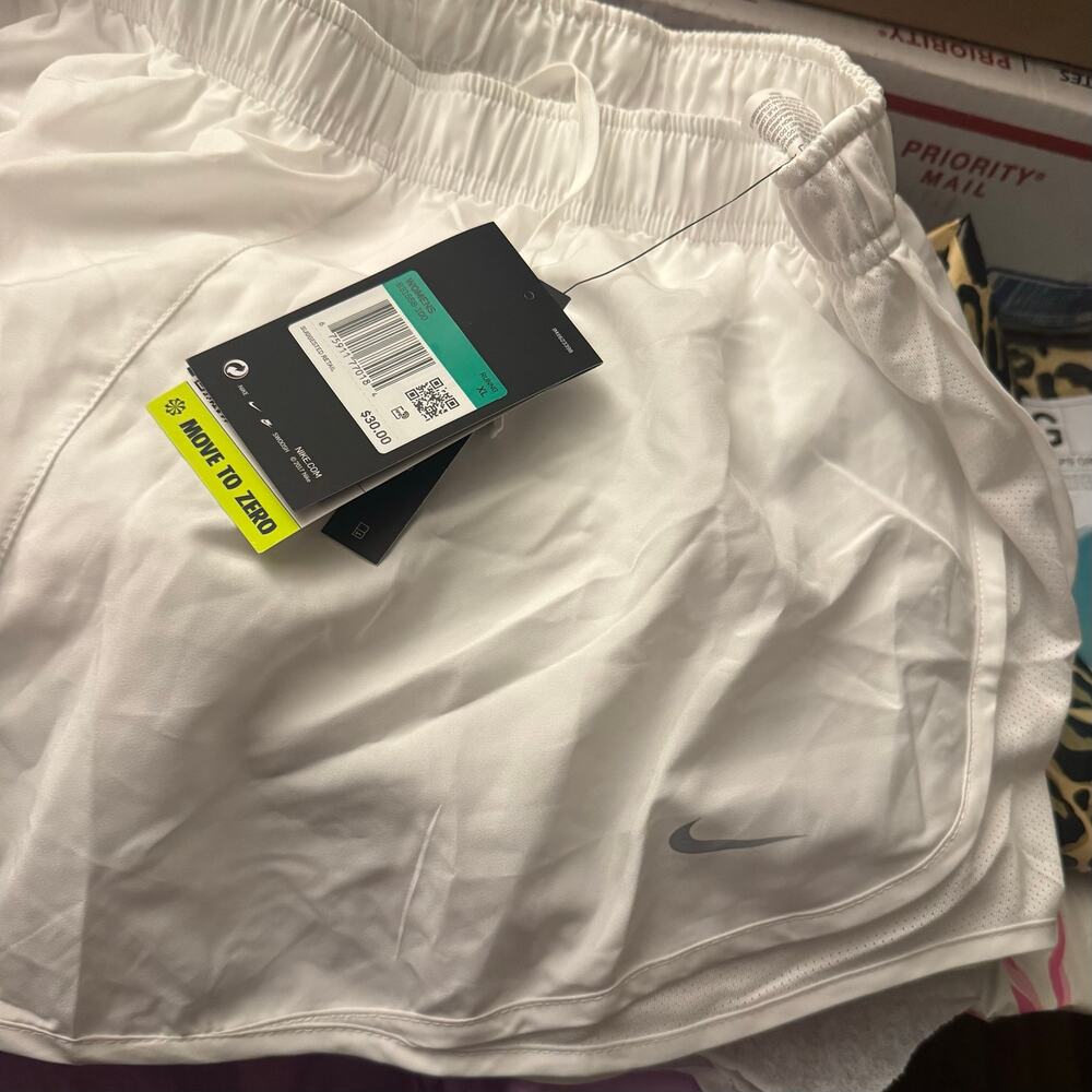 NWT Nike Women's Size XL Dri-FIT Tempo Running Shorts - White - Picture 7 of 10